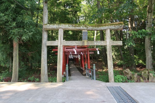 新屋山神社(2)