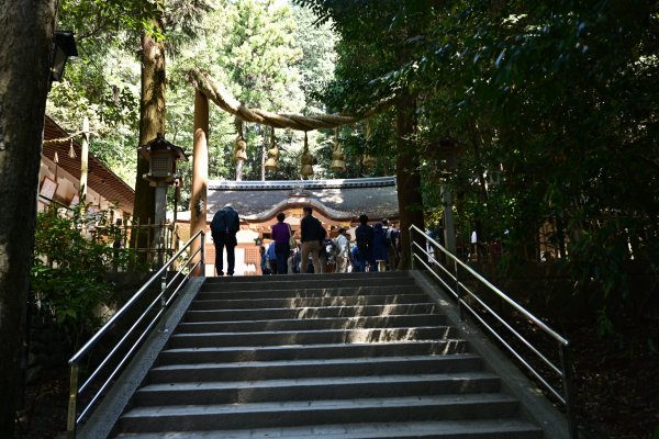 狭井神社の鳥居