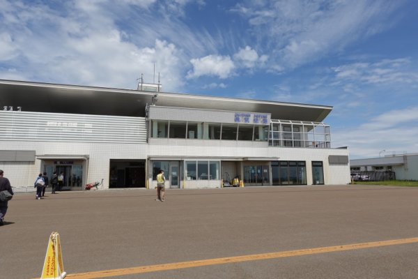 奥尻空港：空港ターミナル(内側)