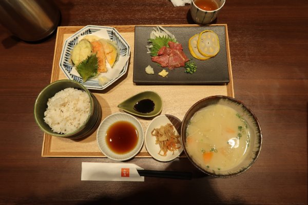 初日の夕食(2)