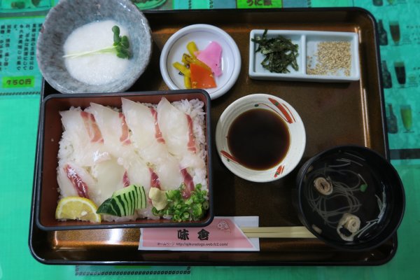 昼食：鯛めし