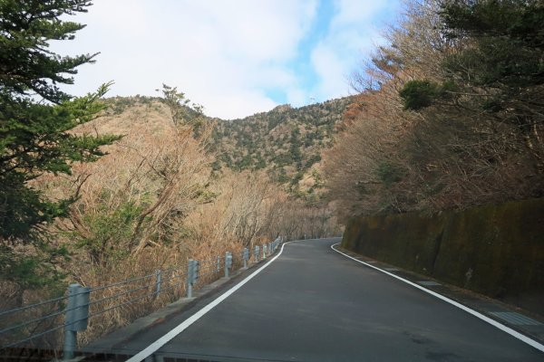 仁田峠への道