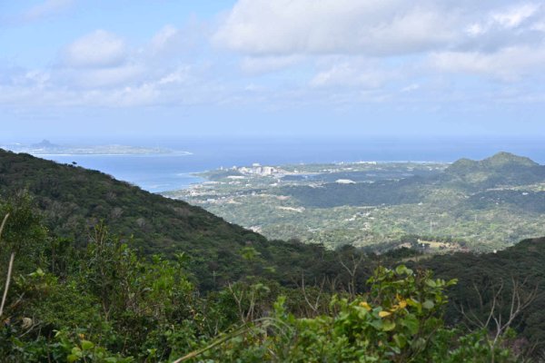 八重岳(2)：山頂から