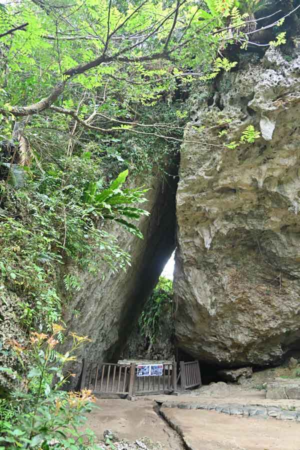 斎場御嶽(16)：三庫理への通路