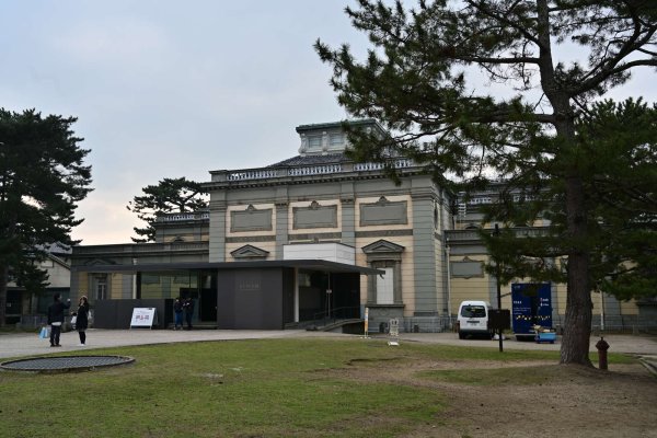 奈良国立博物館