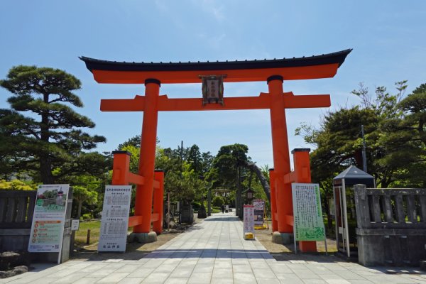 白山神社：大鳥居