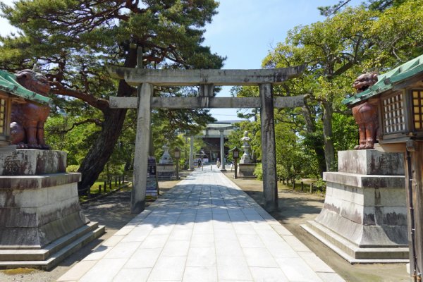 白山神社：鳥居