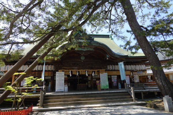 白山神社：拝殿