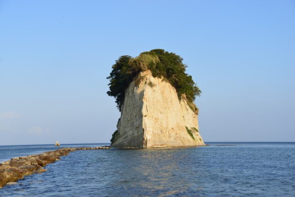 見附島