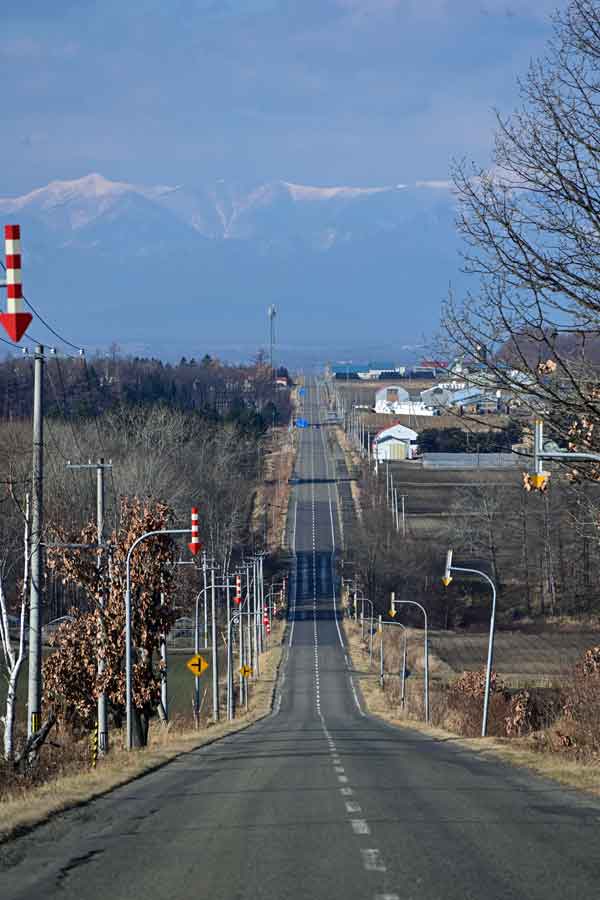 まっすぐな道