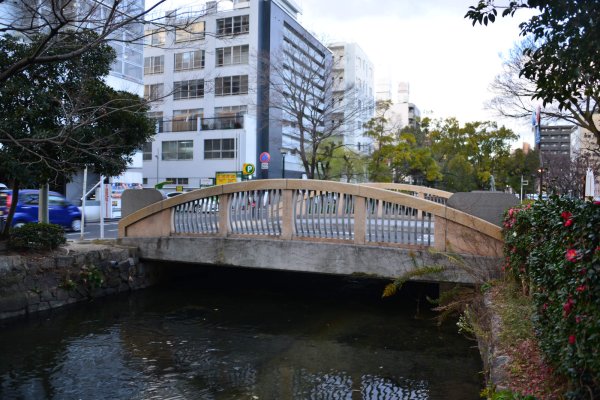 西川緑道公園(1)：薬研堀橋