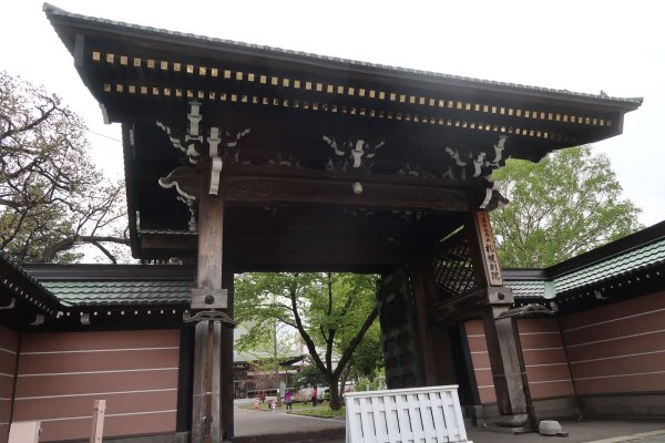 東本願寺札幌別院(1)：山門