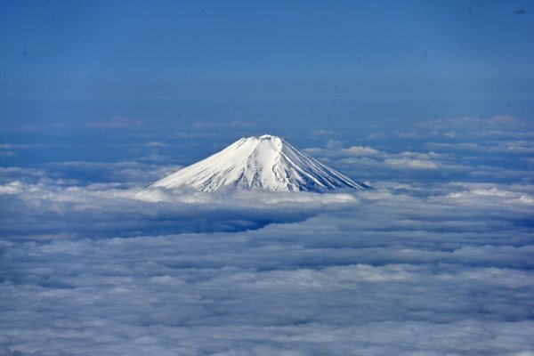 JAL183便の機内：富士山