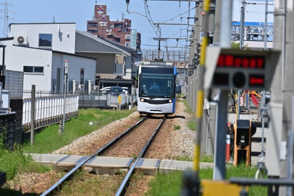 市内電車：越中中島駅