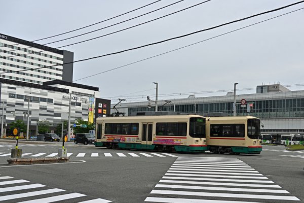 富山駅前