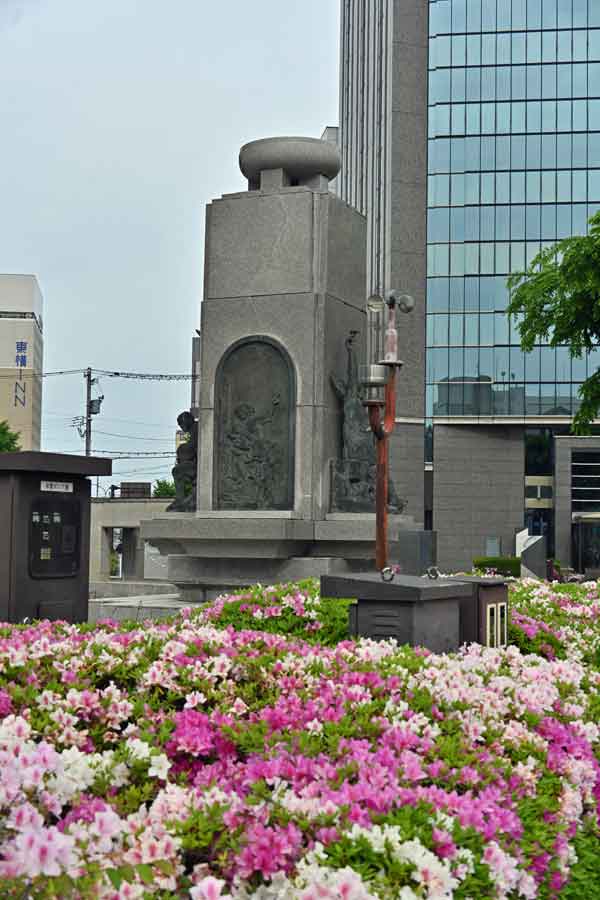 平和の群像