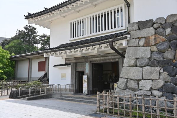 富山城：入り口