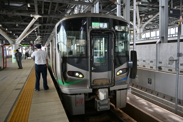 あいの風とやま鉄道