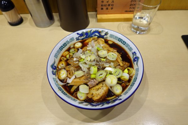 １日目の夕食：富山ブラックラーメン