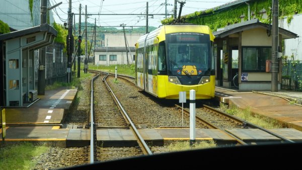 万葉線：六渡寺駅