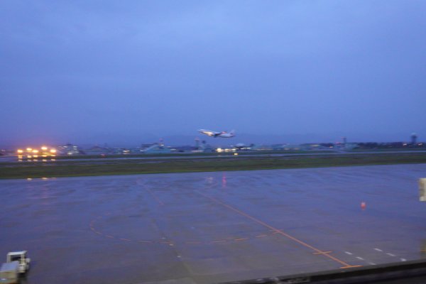小松空港：ANAの離陸