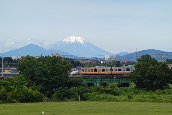 中央線快速と富士山