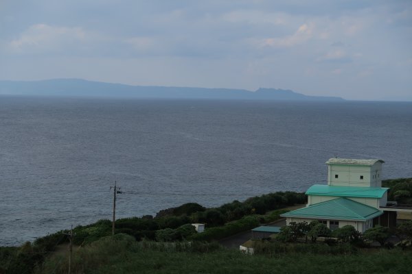 沖縄本島が見える