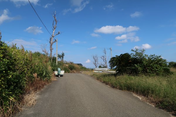 道路に駐車船が