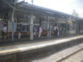 富士見駅：通過待ち