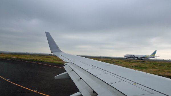 JAL201便：C滑走路へ