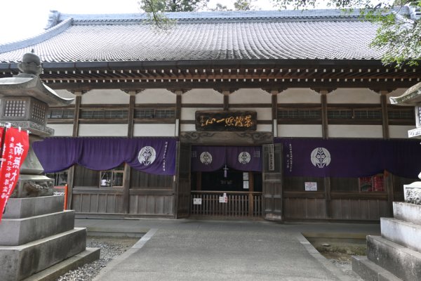 豊川稲荷：万燈堂