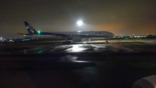 JAL166便：羽田空港