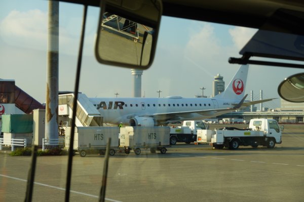 搭乗機へ