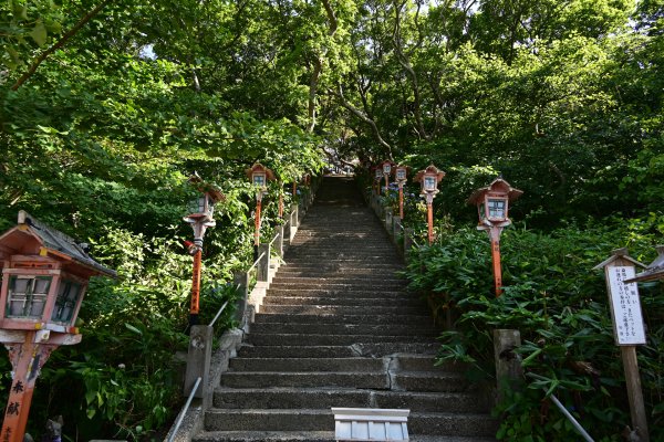 高山稲荷神社(2)