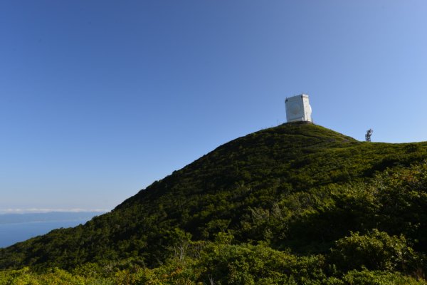 釜臥山：頂上のレーダー