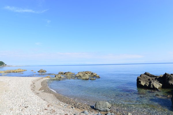 鬼泊巖屋観音堂：海岸