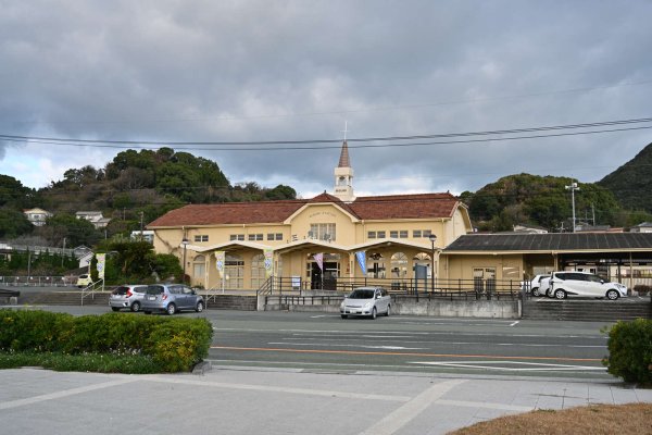 三角駅(2)