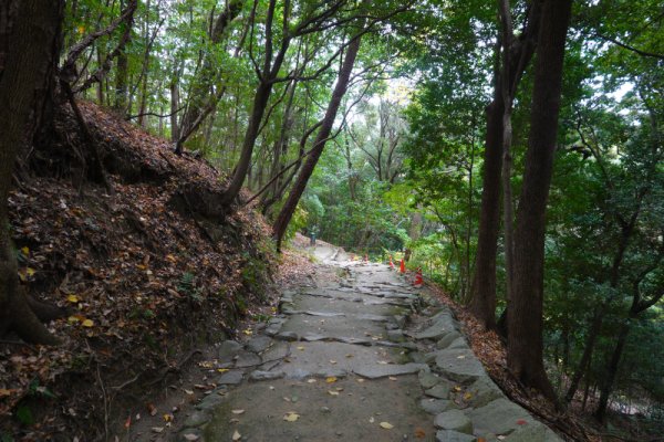 大手門からの下り