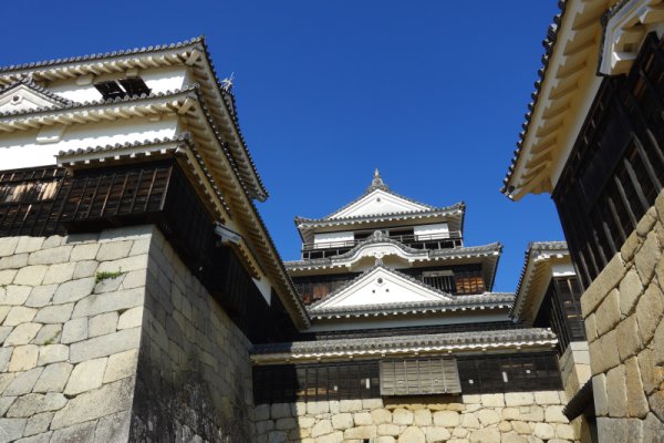 松山城：一の門の手前