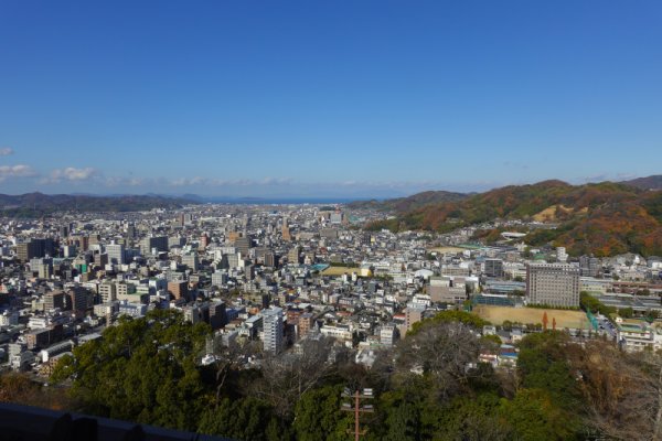 松山城：天守からの眺め(2)