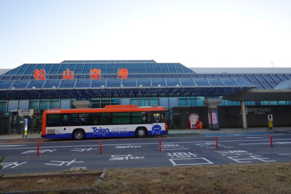 松山空港：ターミナルビル