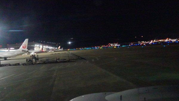 JAL440便：スポットに到着