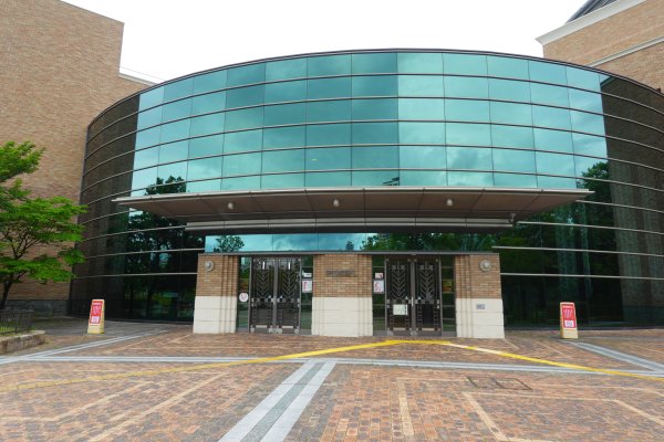 福岡市総合図書館