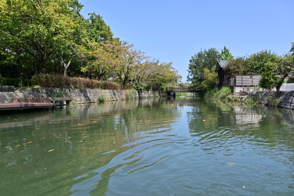 水郷柳川の川下り(9)：川の十字路