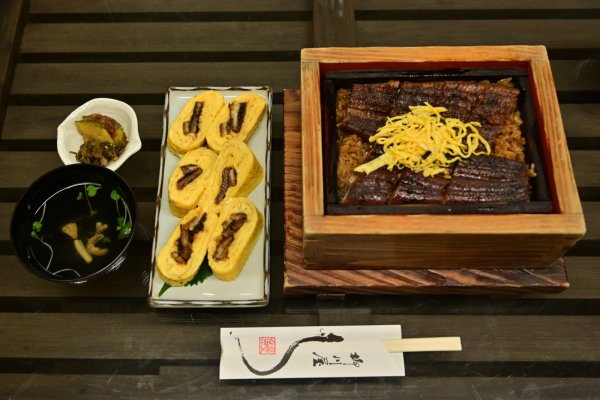 昼食：せいろ蒸しと鰻巻き