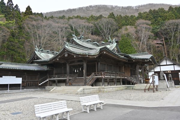 函館八幡宮：本殿と拝殿