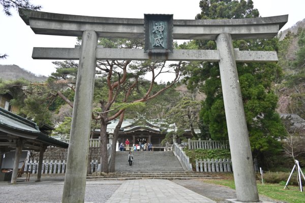 函館八幡宮：東の参道