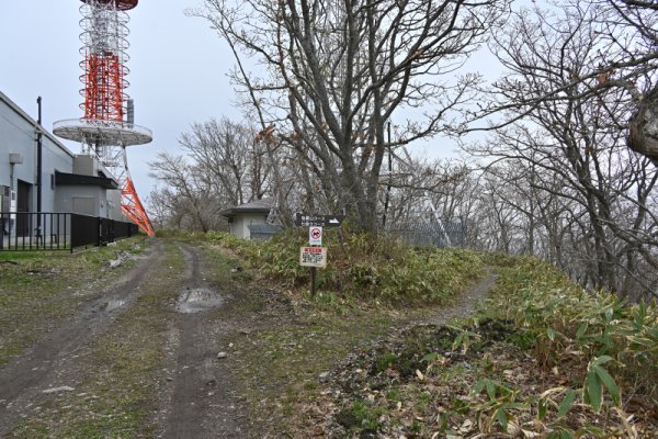 函館山トレッキング：千畳敷広場の先