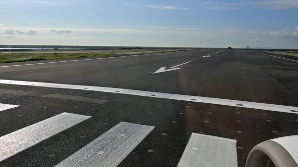 JAL253便：RWY32Rに入る