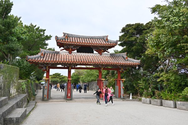 首里城：守礼の門